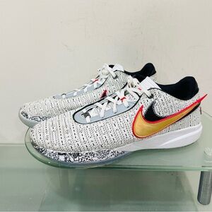 Nike Men’s White, Gold & Red Low-Top Sneakers